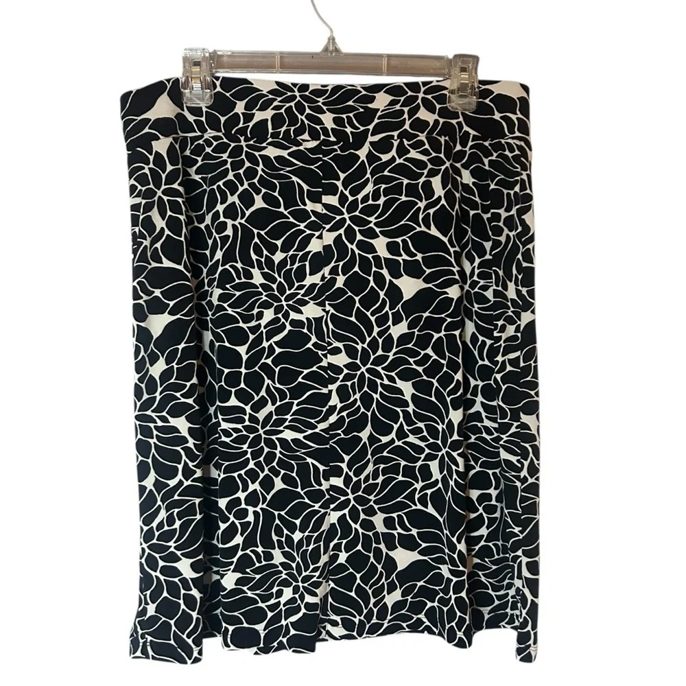 Merona Black and White Pencil Skirt Knee-Length Casual with shorts size XL